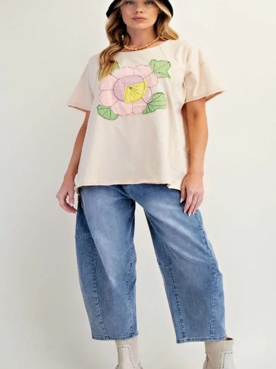 Easel Cream Short Sleeve Tee with Pink Floral Patch Plus Size - Picture 4 of 6